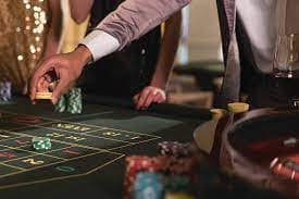 v999 High-Limit Baccarat & Roulette